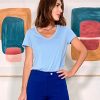 Nuria Cobo Camisas Y Tops | Camiseta Ideal Escote En Pico Celeste