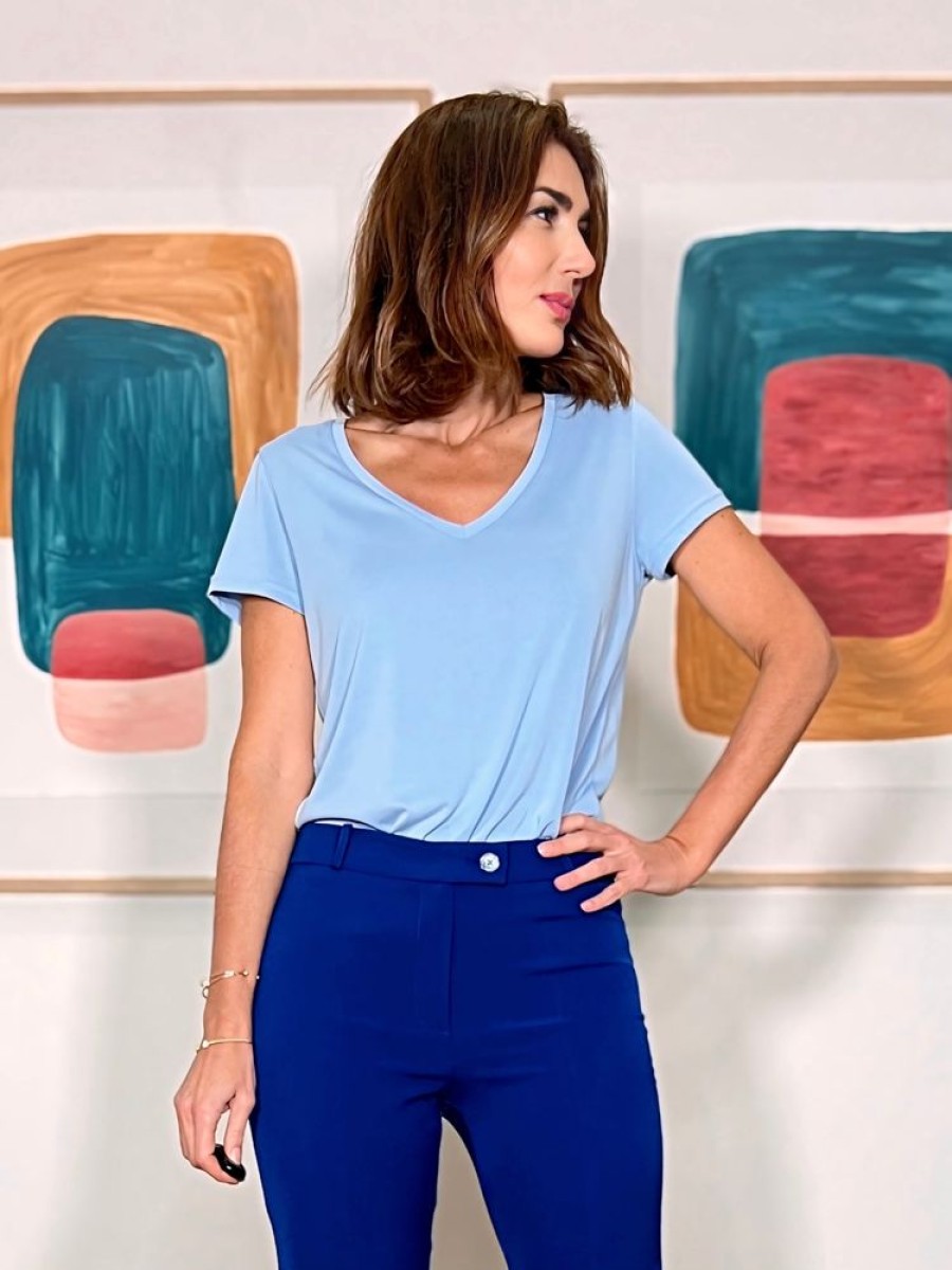 Nuria Cobo Camisas Y Tops | Camiseta Ideal Escote En Pico Celeste