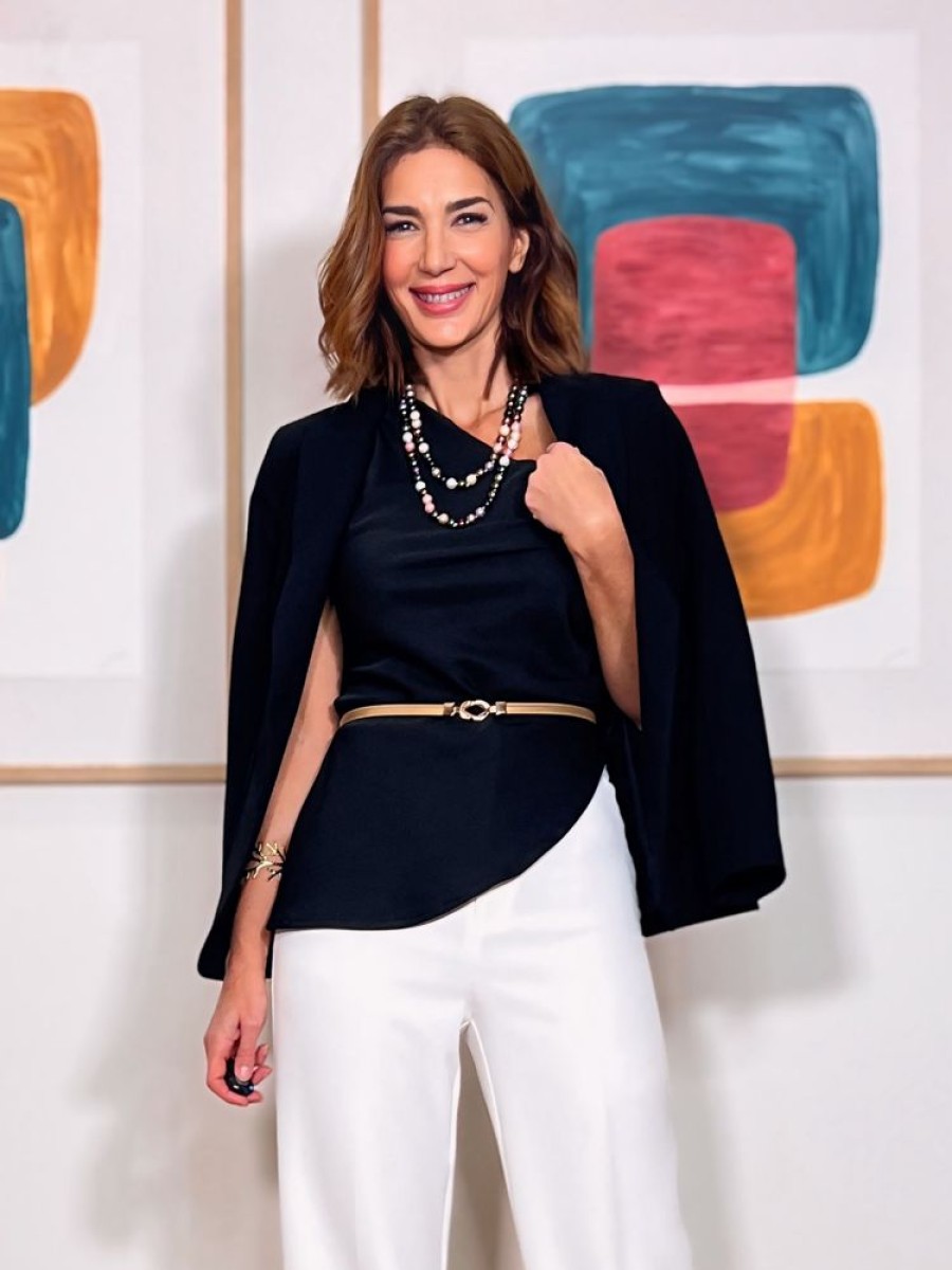 Nuria Cobo Chaquetas Y Abrigos | Chaqueta Slim Chic Negra